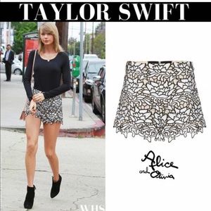 Alice + Olivia Black and White Women Shorts